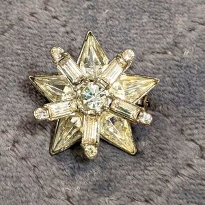 Vintage 1950's Clear Rhinestone Star Brooche